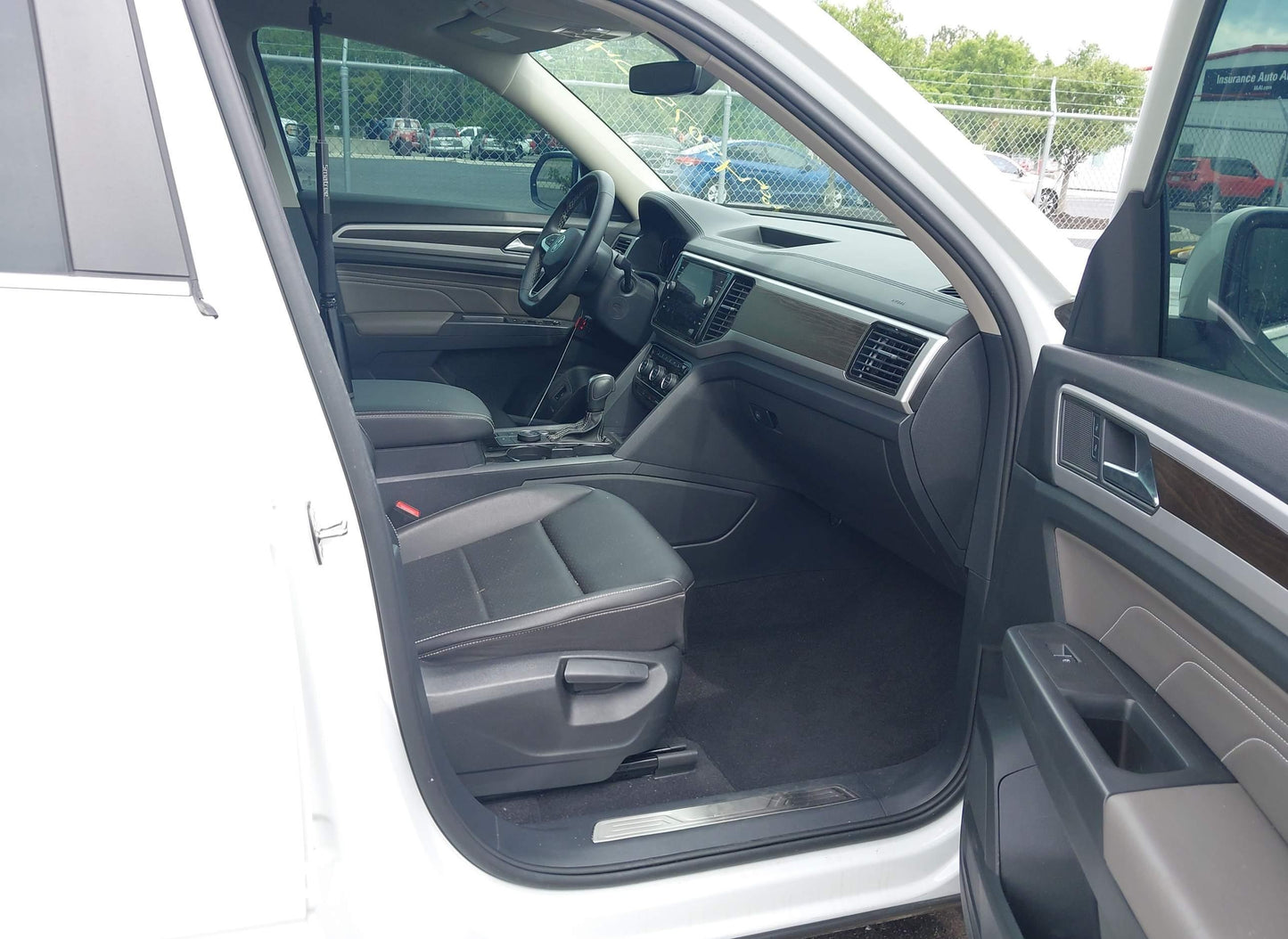 2023 Volkswagen Atlas SE
