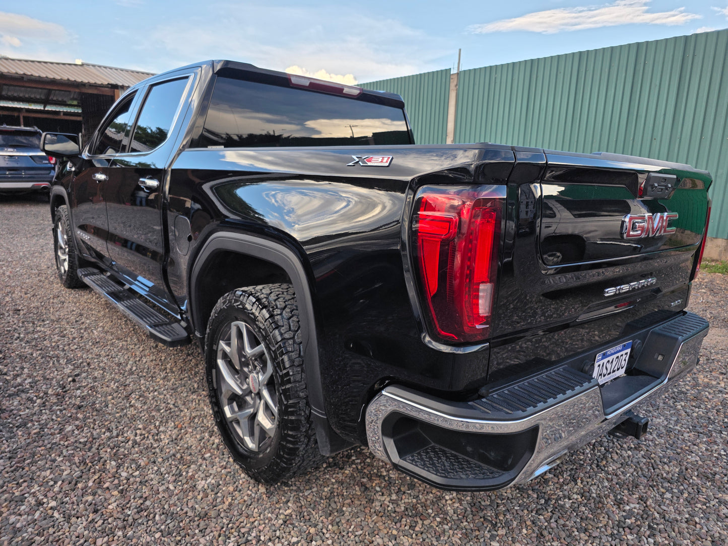 2022 GMC SIERRA SLT 4x4