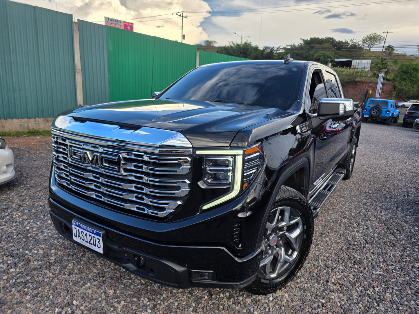 2022 GMC SIERRA SLT 4x4