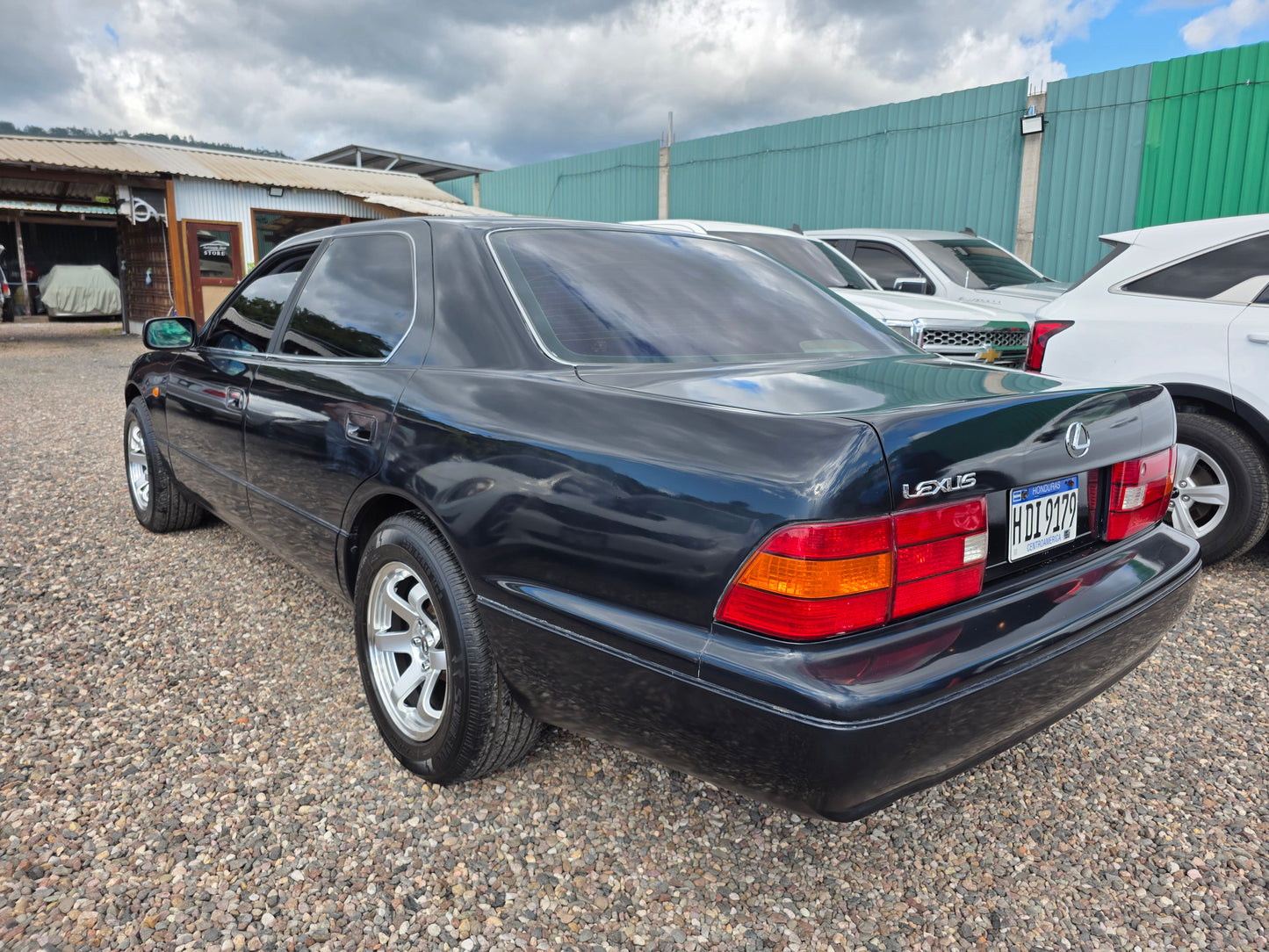 2000 Lexus LS400