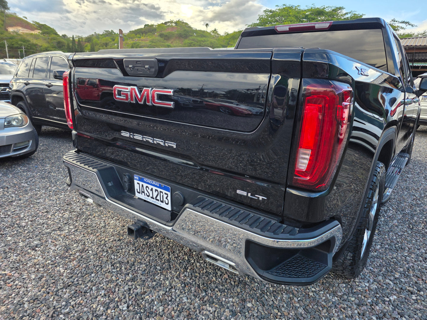 2022 GMC SIERRA SLT 4x4